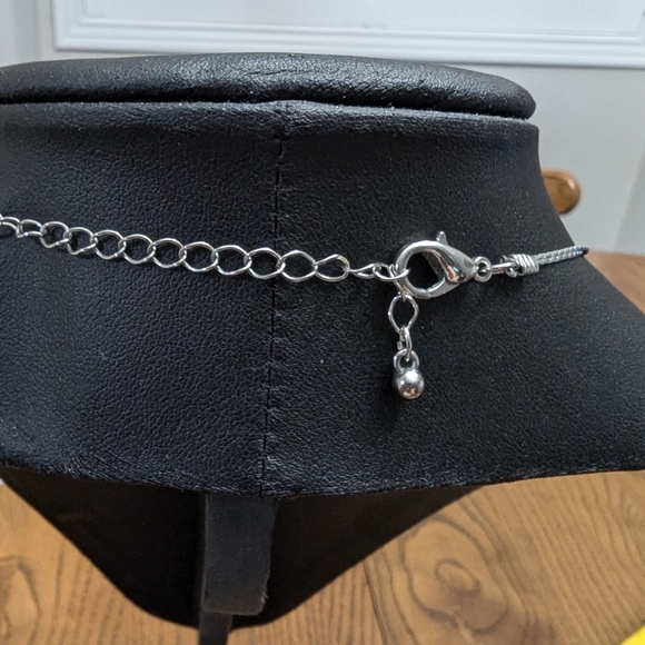 - Elegant Turquoise  Jewelry Set. Faux. 22 Inches. Earrings 2 Inches. - Picture 6 of 6